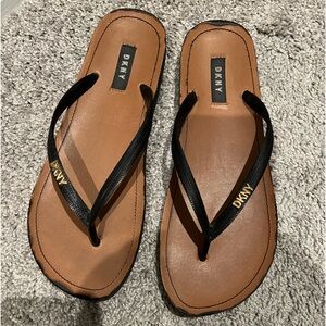 DKNY w9 flip flop sandals.
